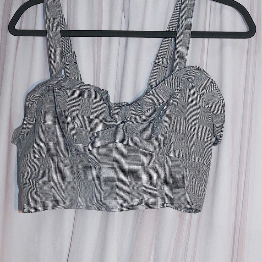 Black & White Stripped Crop Tank